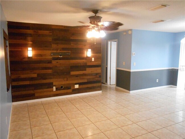 Building Photo - 608 Wilshire Dr