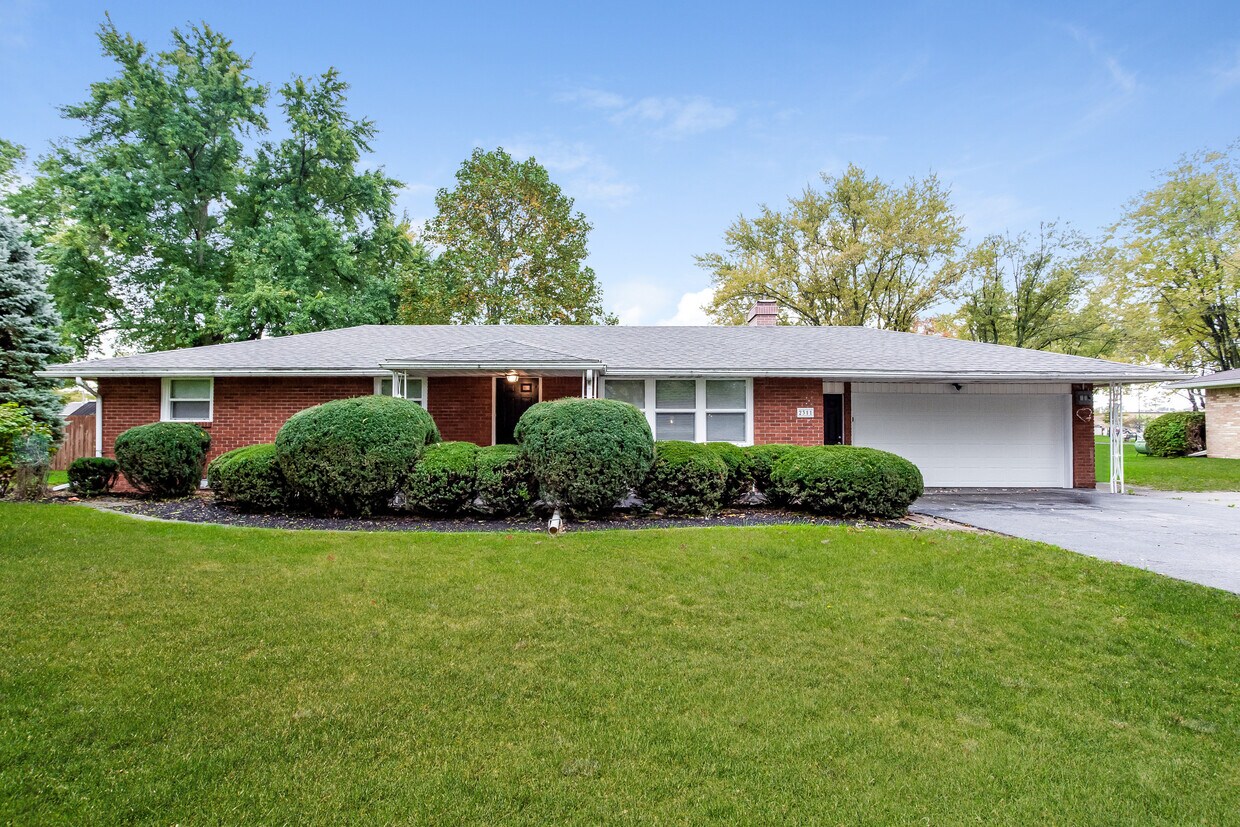 Foto principal - 2311 E 40th St