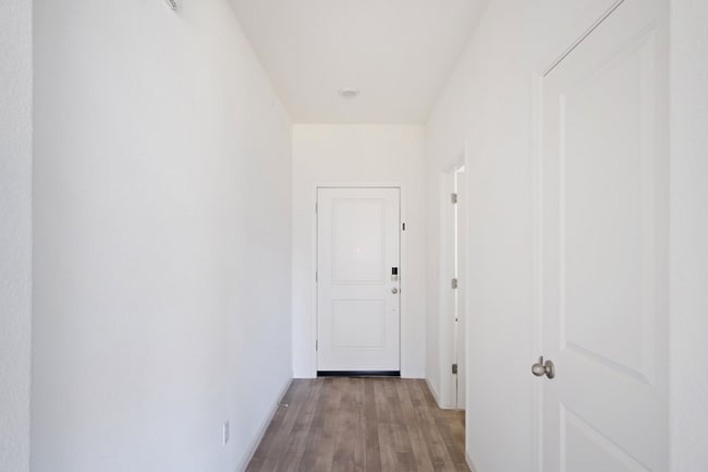 Building Photo - 1491 Dorona Ln