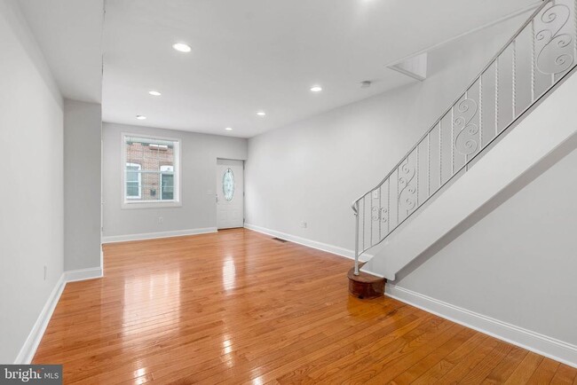 Building Photo - 614 S LeCount St
