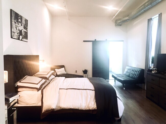 Foto del edificio - 2620-2626 Martha St