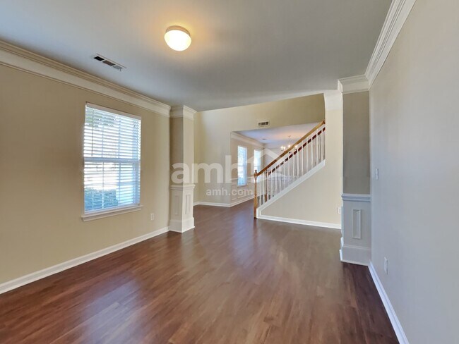 Foto del edificio - 248 Glenn Allen Rd