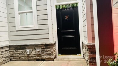 Building Photo - 9508 Munsing Dr