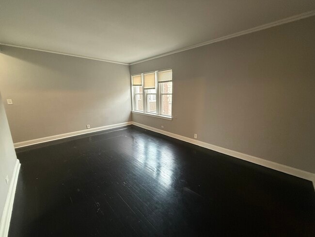 Foto del edificio - 7344 N Damen Ave