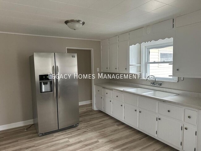 Foto del edificio - 962 Lakeview Dr