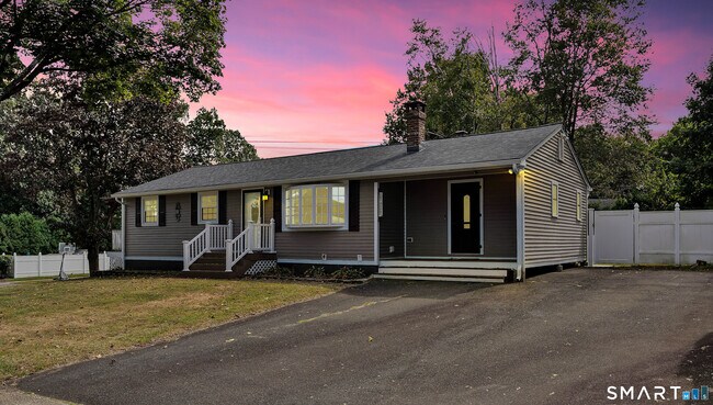 Foto del edificio - 75 Glenwood Dr