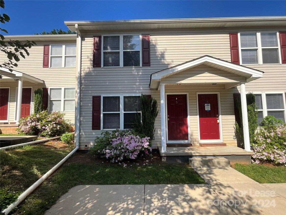 206 W 15th St, Newton, NC 28658 Townhome Rentals in Newton NC