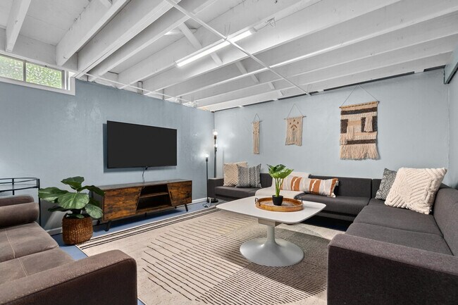 Foto del edificio - 733 W 4th St