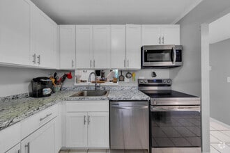Building Photo - 5160 Las Verdes Cir