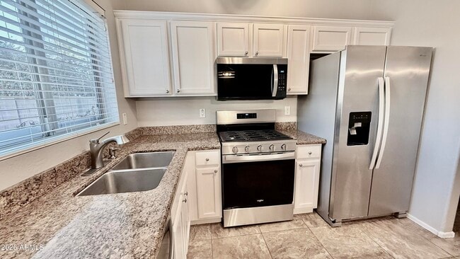 Building Photo - 14174 W Crocus Dr