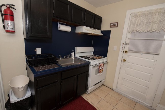 Building Photo - 2 bedroom in Easton PA 18042