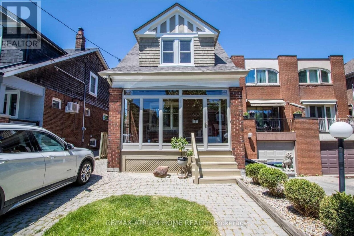 Photo principale - 320 Hillsdale Ave E