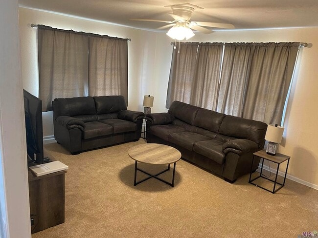 Foto del edificio - 1018 S Mire Ave