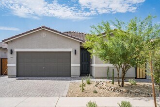 Building Photo - 18365 W Ewers Dr