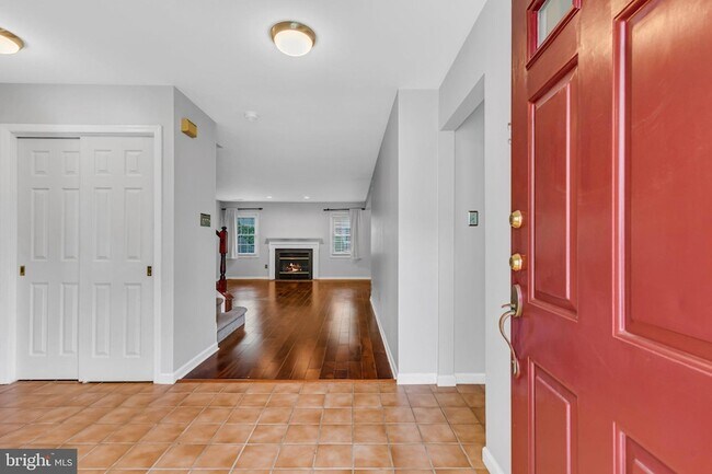 Building Photo - 31 Fair Acres Ct