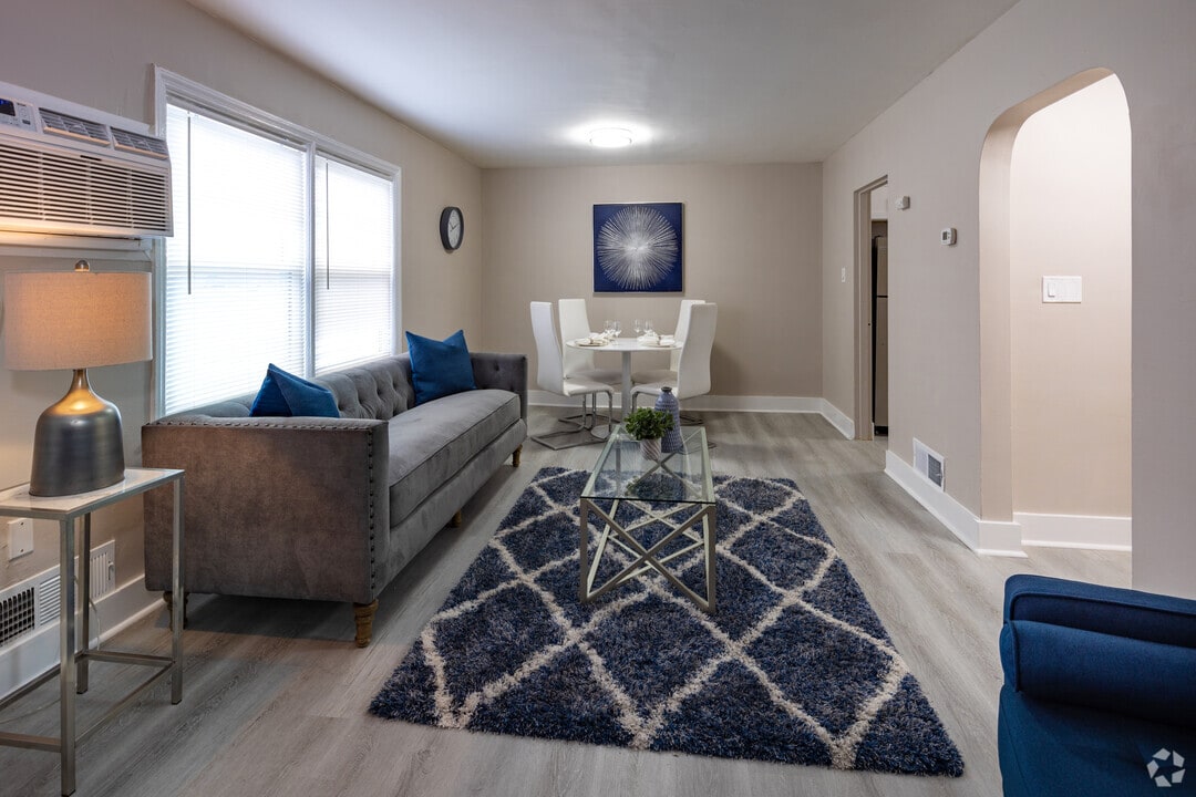 High Pointe Apartments photo 2