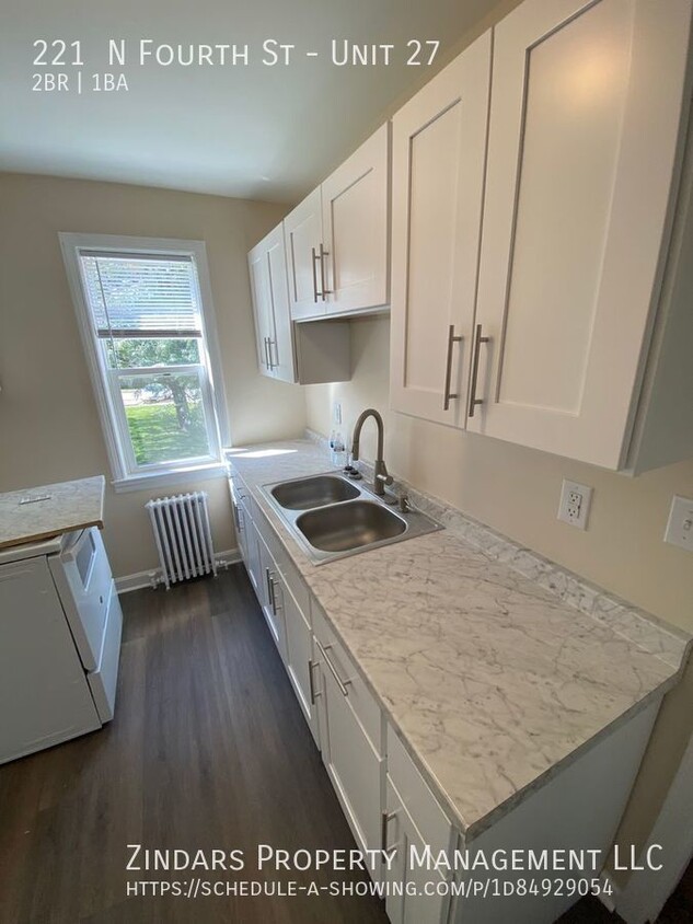 Foto principal - Newly remodeled two bedroom one bath apart...