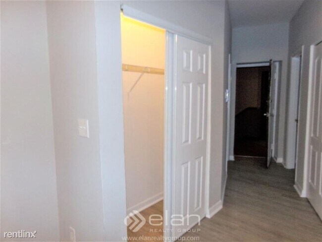 Foto del edificio - 7015 N Paulina St