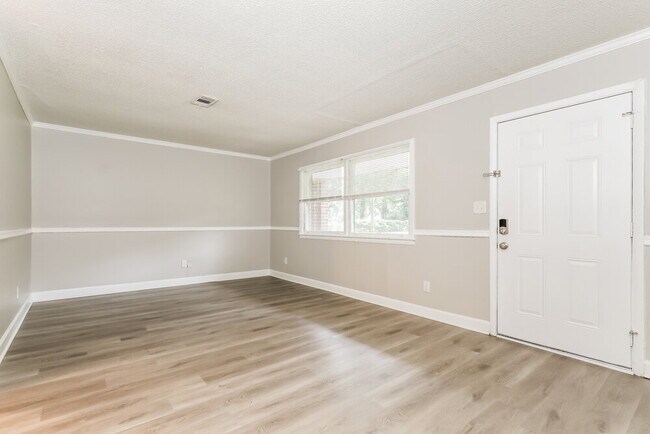 Building Photo - 8540 Stonewall Jackson Dr
