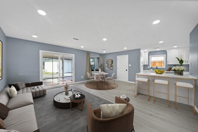 Foto del edificio - 5215 Trail Lake Dr