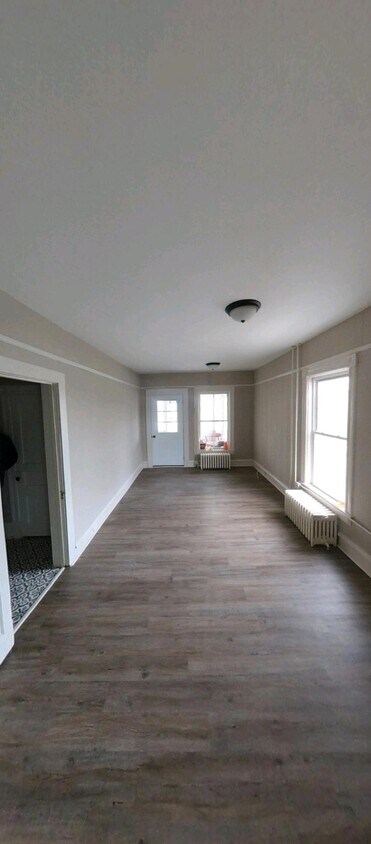 Primary Photo - 340 W Main St