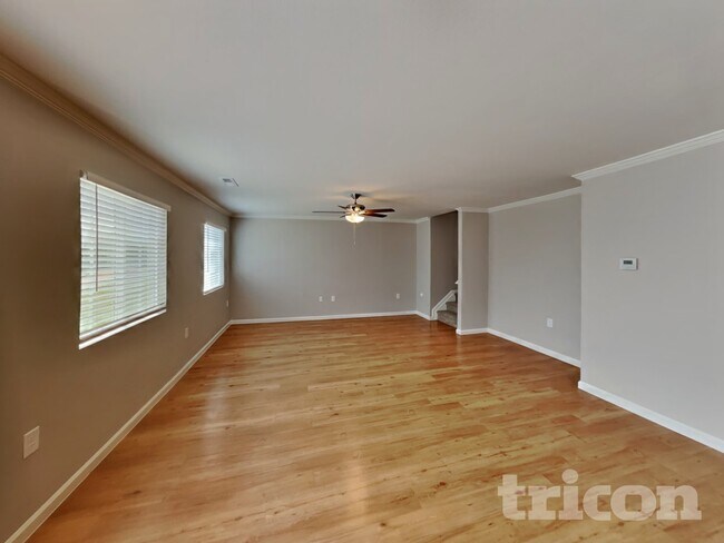 Building Photo - 3007 Stauton Dr