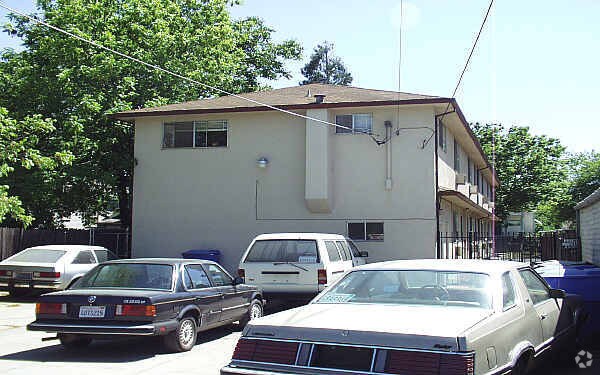 Primary Photo - 1st Avenue Apartments