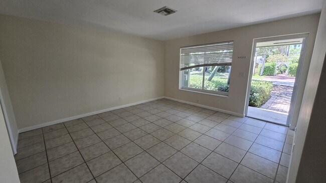 Foto del edificio - 1401-1405 NE 21st St