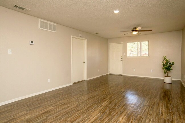 Foto del edificio - 400 W St Elmo Rd