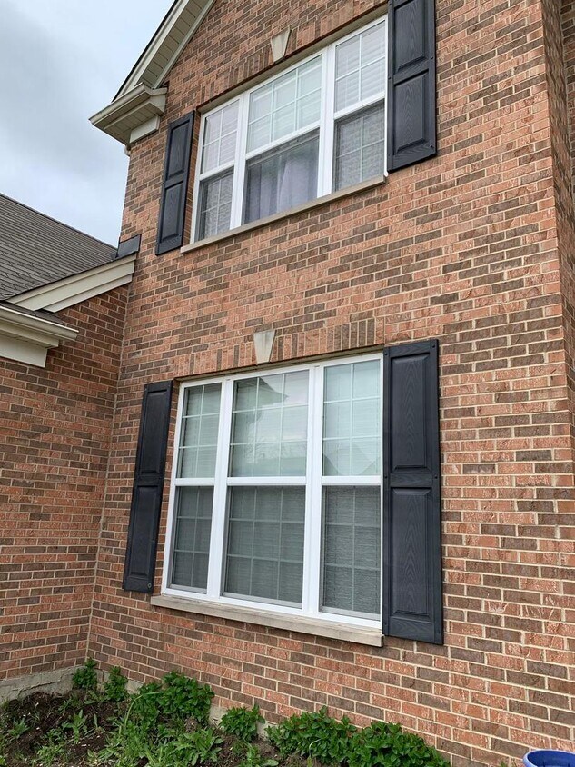 Foto principal - 8839 Robin Dr