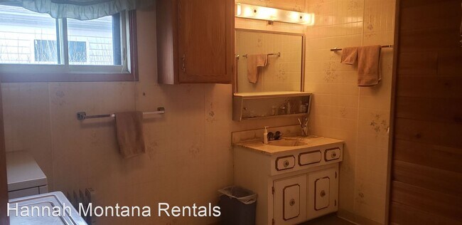 Foto del edificio - 1 br, 1 bath House - 309 S H Street
