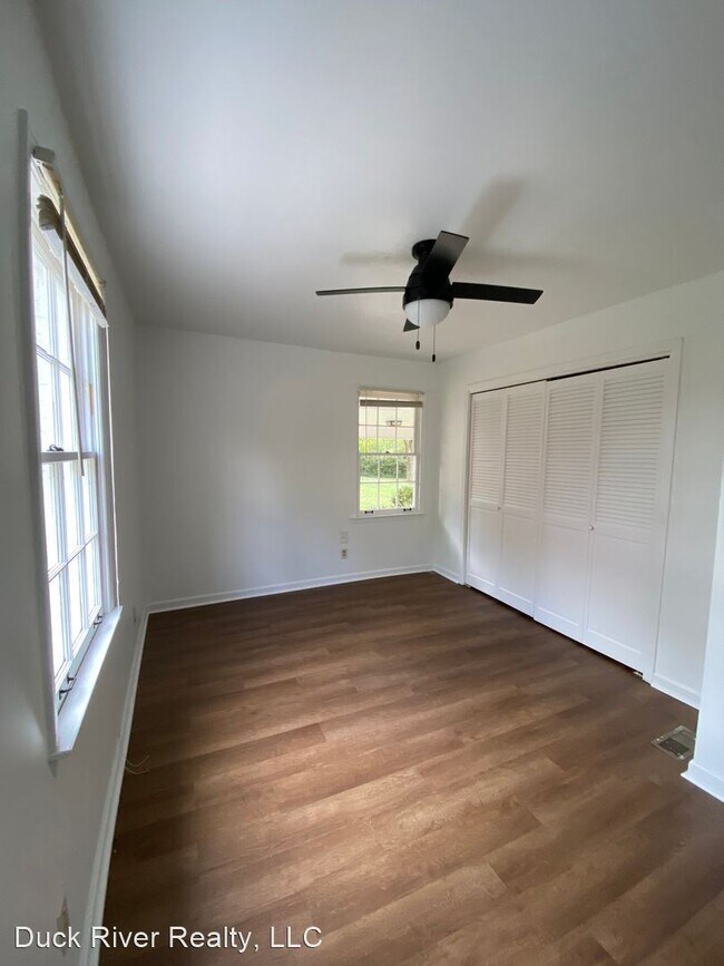 Building Photo - 2 br, 1 bath House - 404 Shawnee Dr