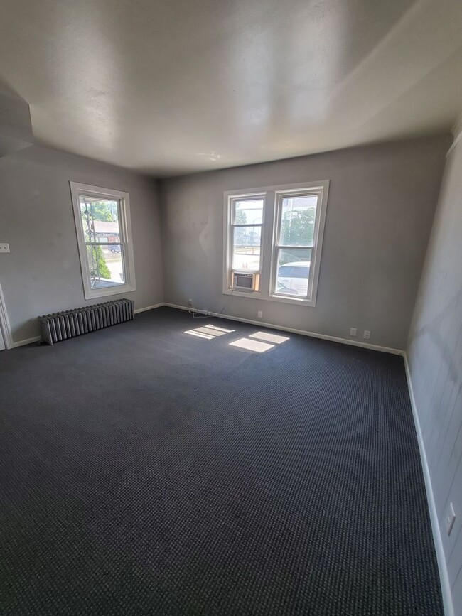 Building Photo - 1501 S 84th St