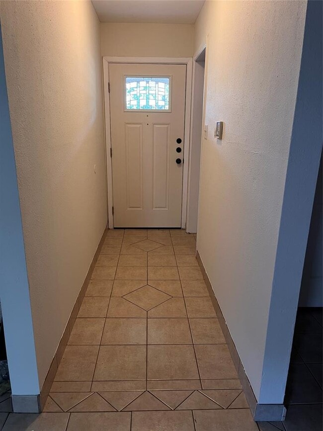 Building Photo - 5204 Village Trail