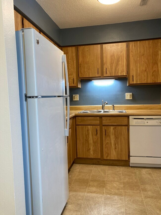 Kitchen - 1013 Woodland Heights Ct SE