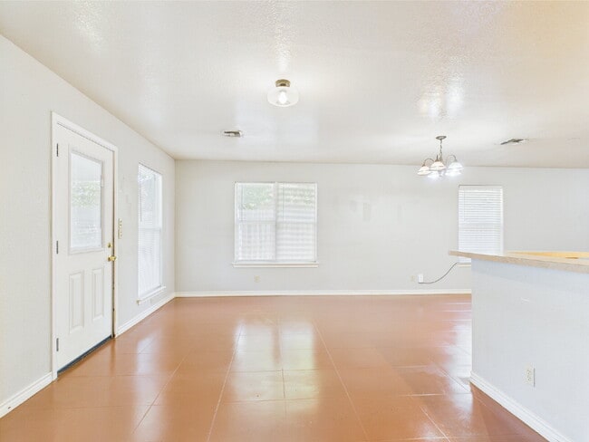 Building Photo - Cozy Comfort! 1-Bedroom Retreat in Frederi...