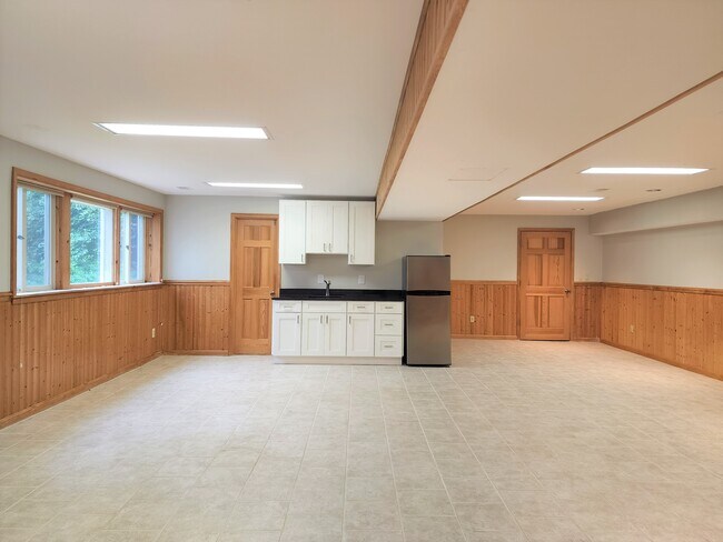 Building Photo - 5201 Brentwood Farm Dr