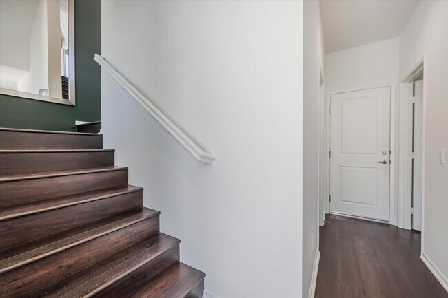 Building Photo - 1125 Via Lucero