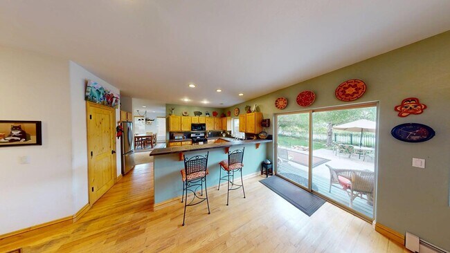 Foto del edificio - 310 Price Ln