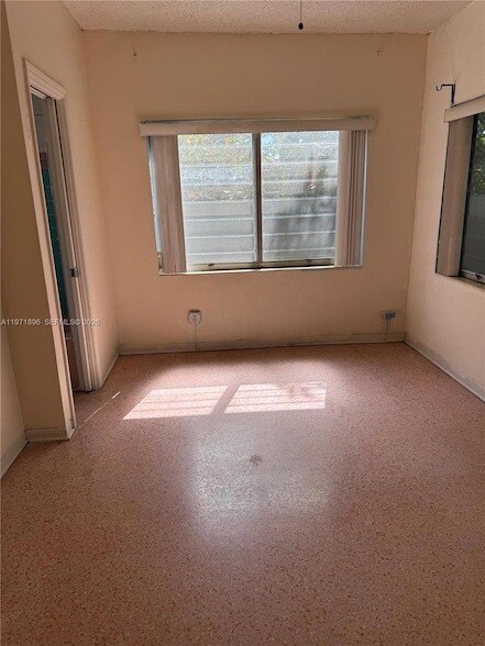 Foto del edificio - 1512 SW 14th Terrace