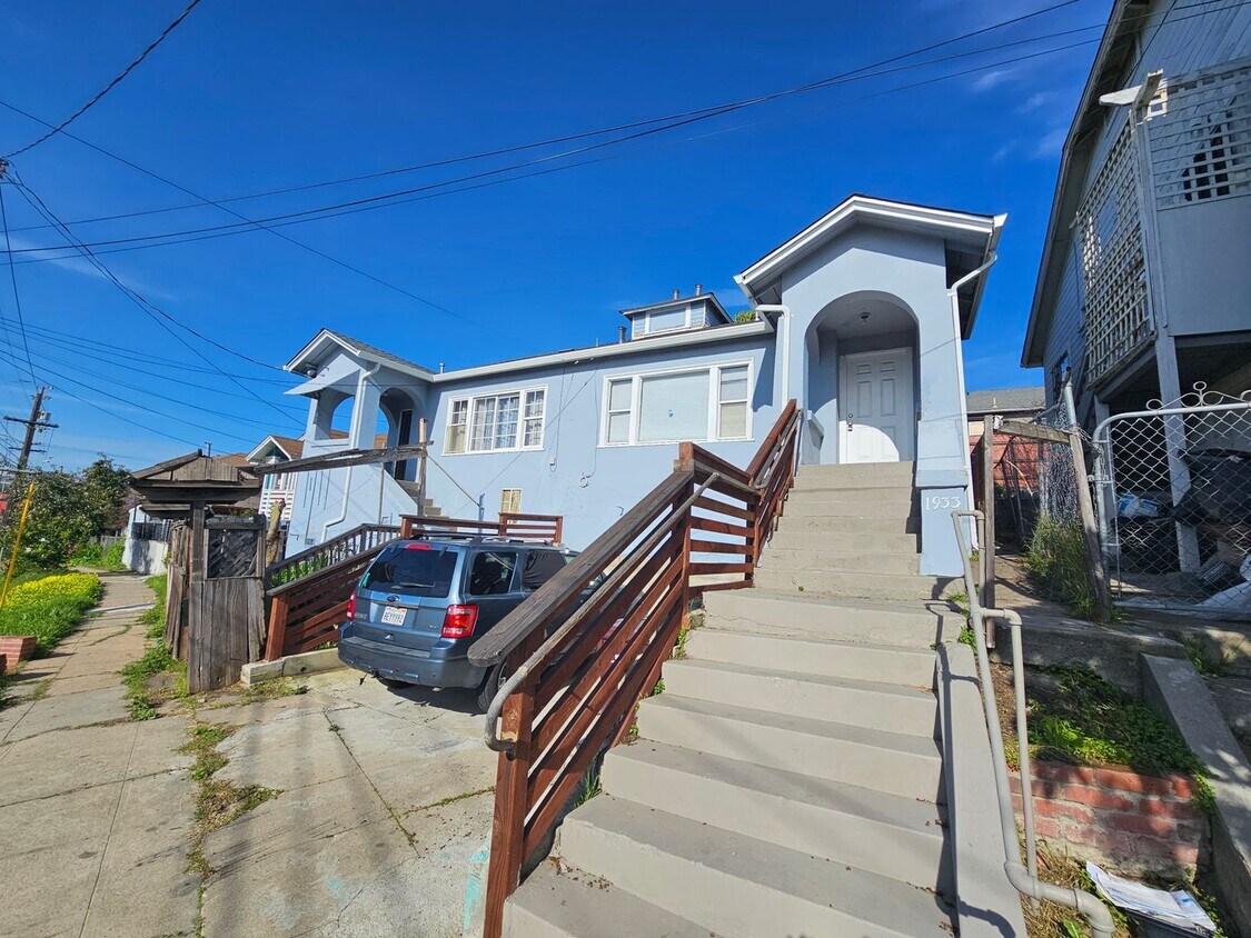 19311933 Courtland Ave Unit 1933, Oakland, CA 94601 Room for Rent in
