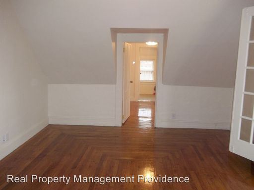 Foto del edificio - 228 W School St