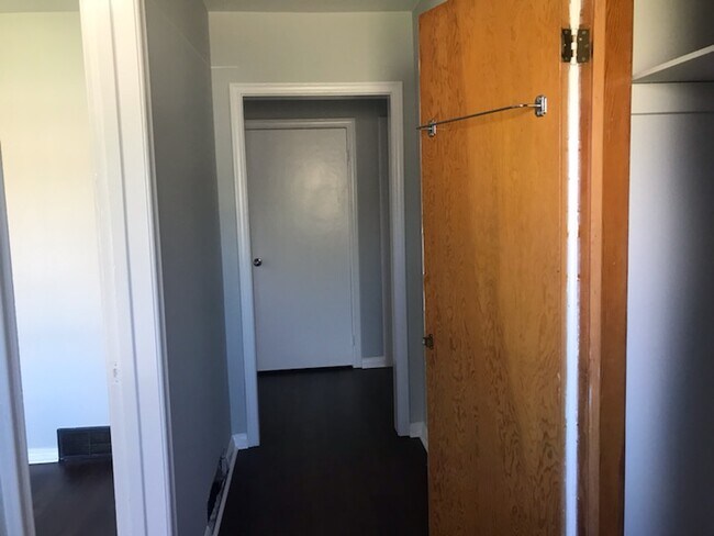 Photo du bâtiment - 25 Meinzinger Ave