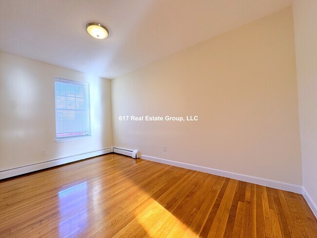 Foto del edificio - 172 N Beacon St