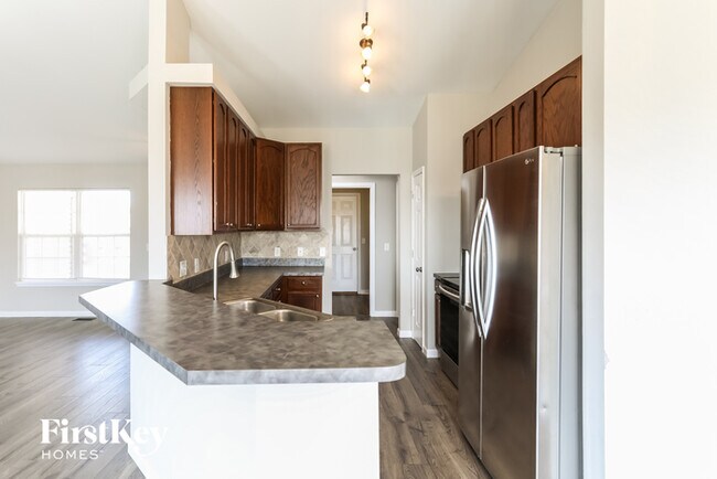Foto del edificio - 112 Creek Hollow Way