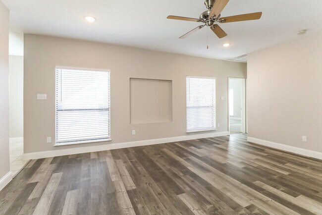 Foto del edificio - 1029 Primrose St