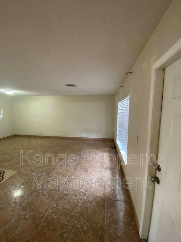 Building Photo - 5763 Ellis Hollow Rd E