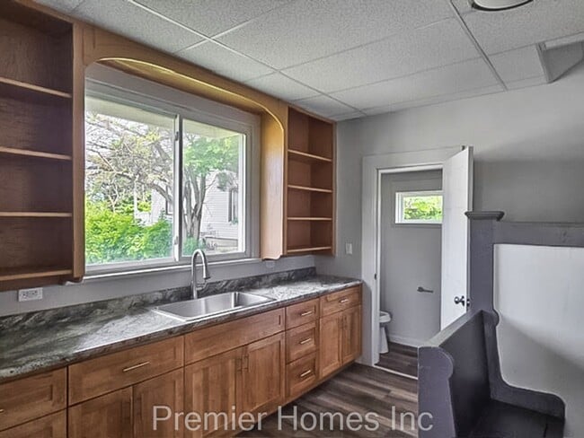 Building Photo - 3 Bed Home with Finished Attic & Hardwood Floors – $1,495/mo