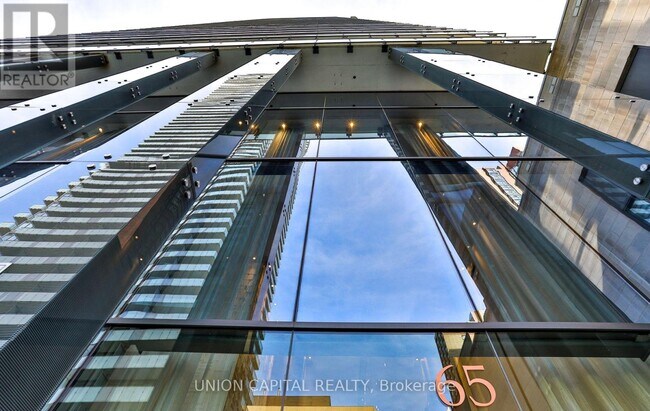 Building Photo - 65 St Mary St