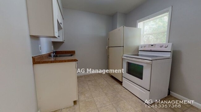 Building Photo - 17 Clairmont Pl